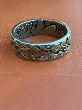 💗💗💗Antique-Style Floral & Leaf Engraved  Ring size 10 stamped 925!  Untested!